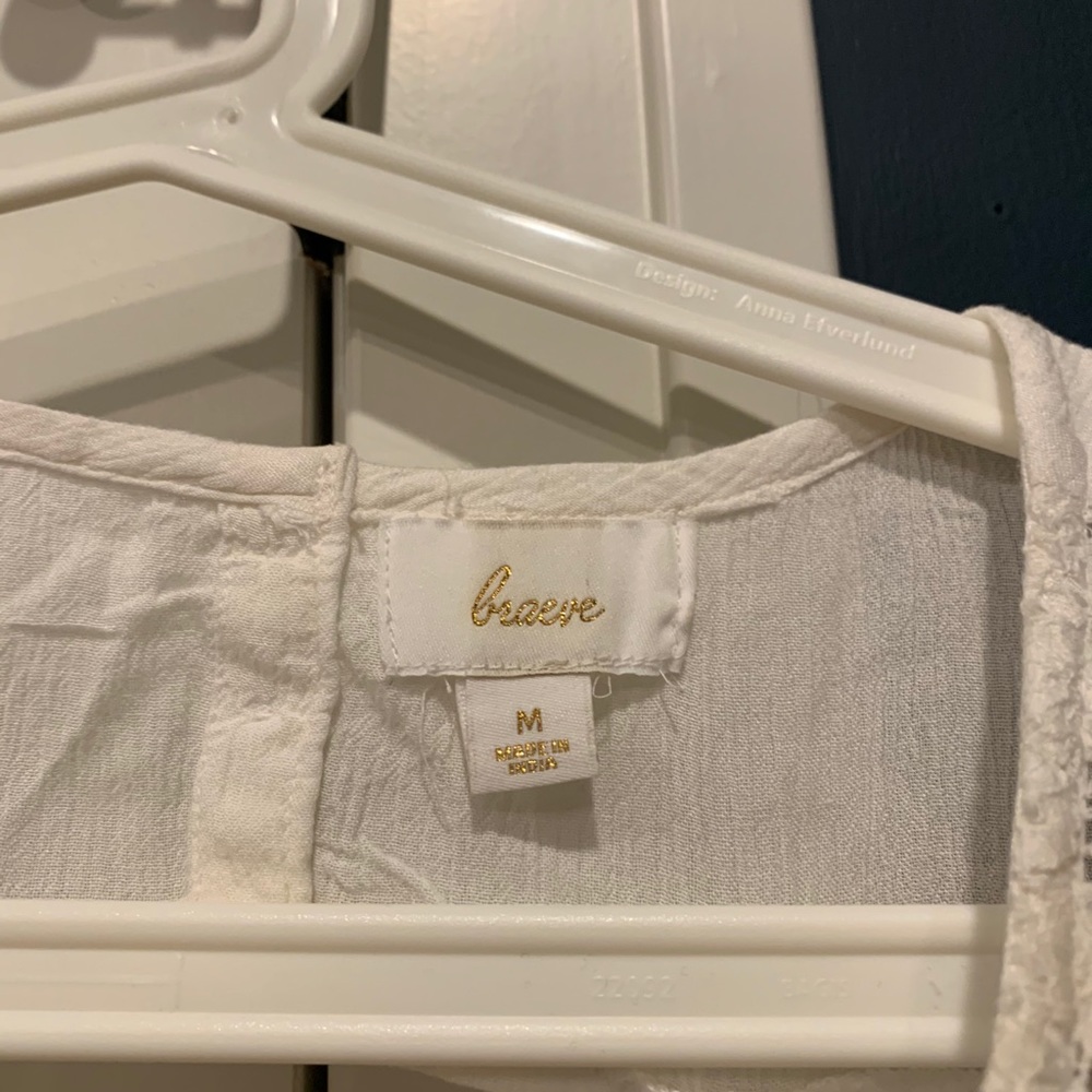 White top - Picture 2 of 3